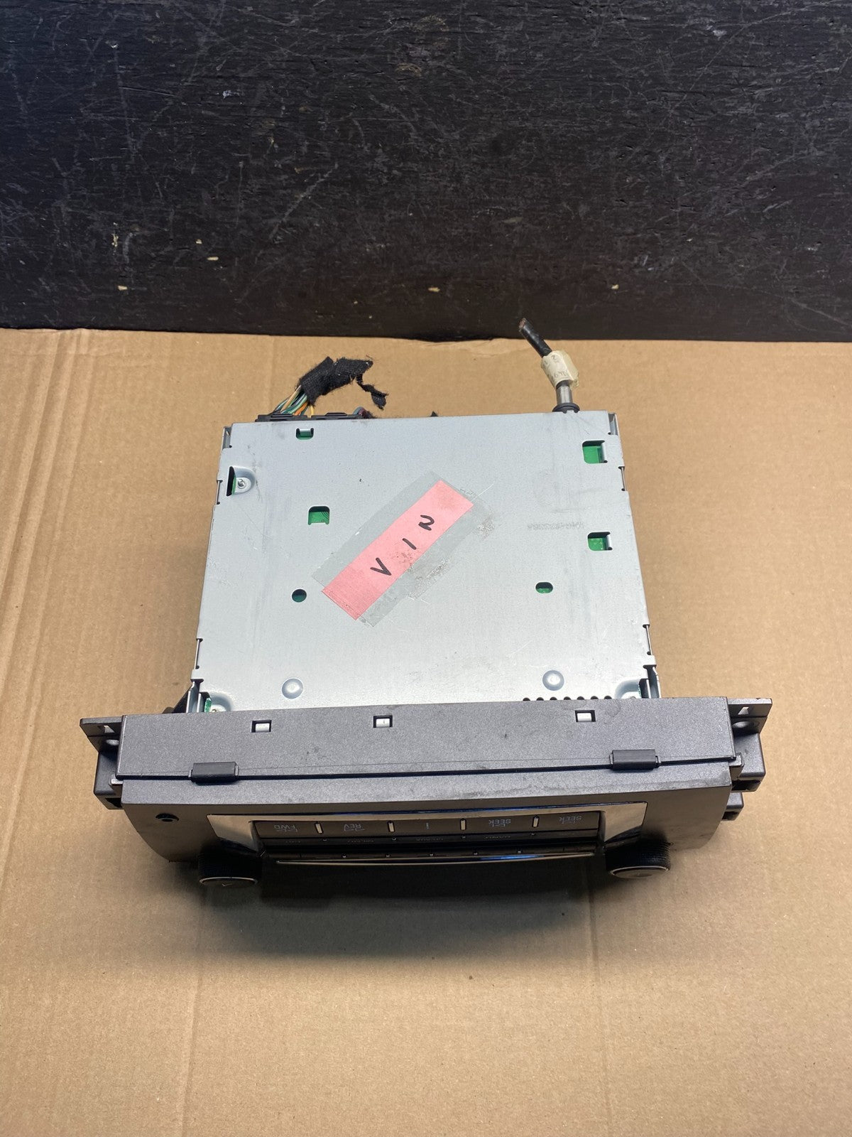 2006 to 2009 Cadillac DTS SRX Stereo Radio 6Cd Mp3 Player AE7501 DW4