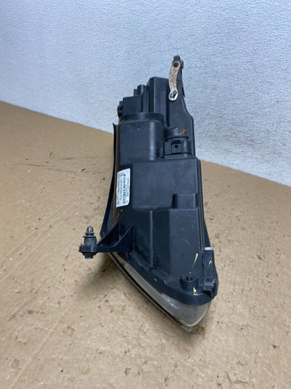 2009 to 2011 Volkswagen Tiguan Right Passenger Halogen Headlight AG1443 DW10