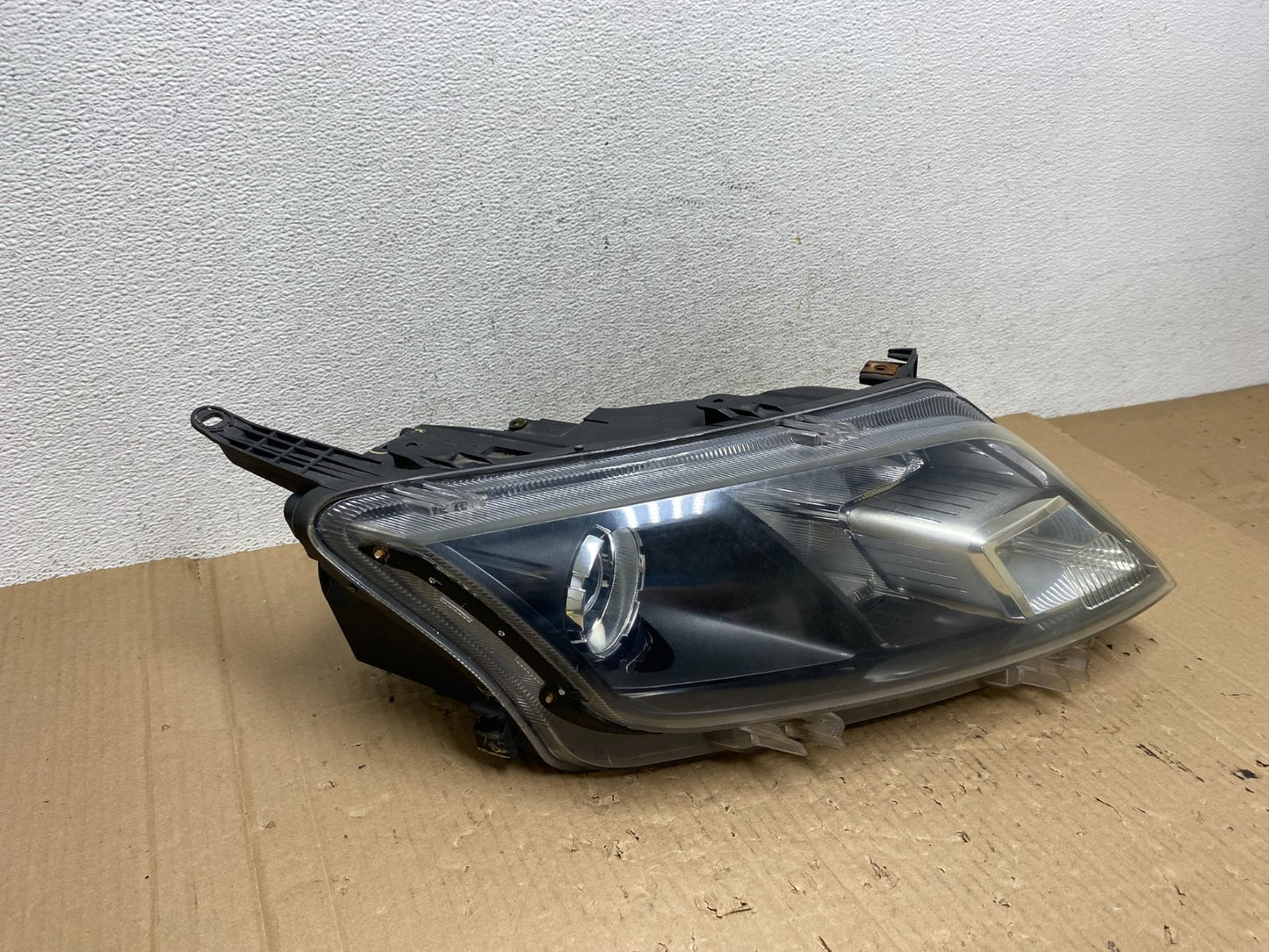 2010 2011 2012 Ford Fusion Right Passenger RH Headlight Halogen DEPO AE9034 DW2