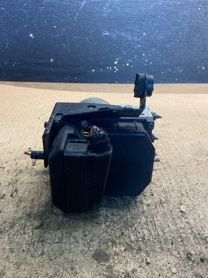 2016 - 2018 Kia Sorento ABS Anti-Lock Brake Pump 6758969 OEM Z8945 DG3