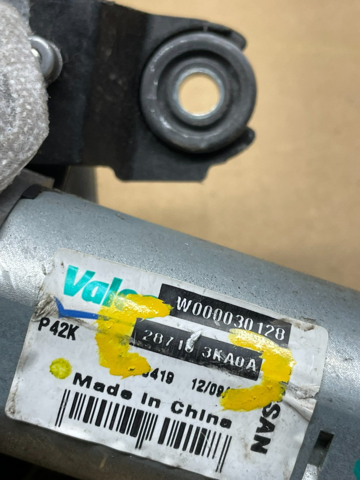 2013-2016 Nissan Pathfinder Back Door Rear Wiper Motor Wiper Blade W4330 DG6