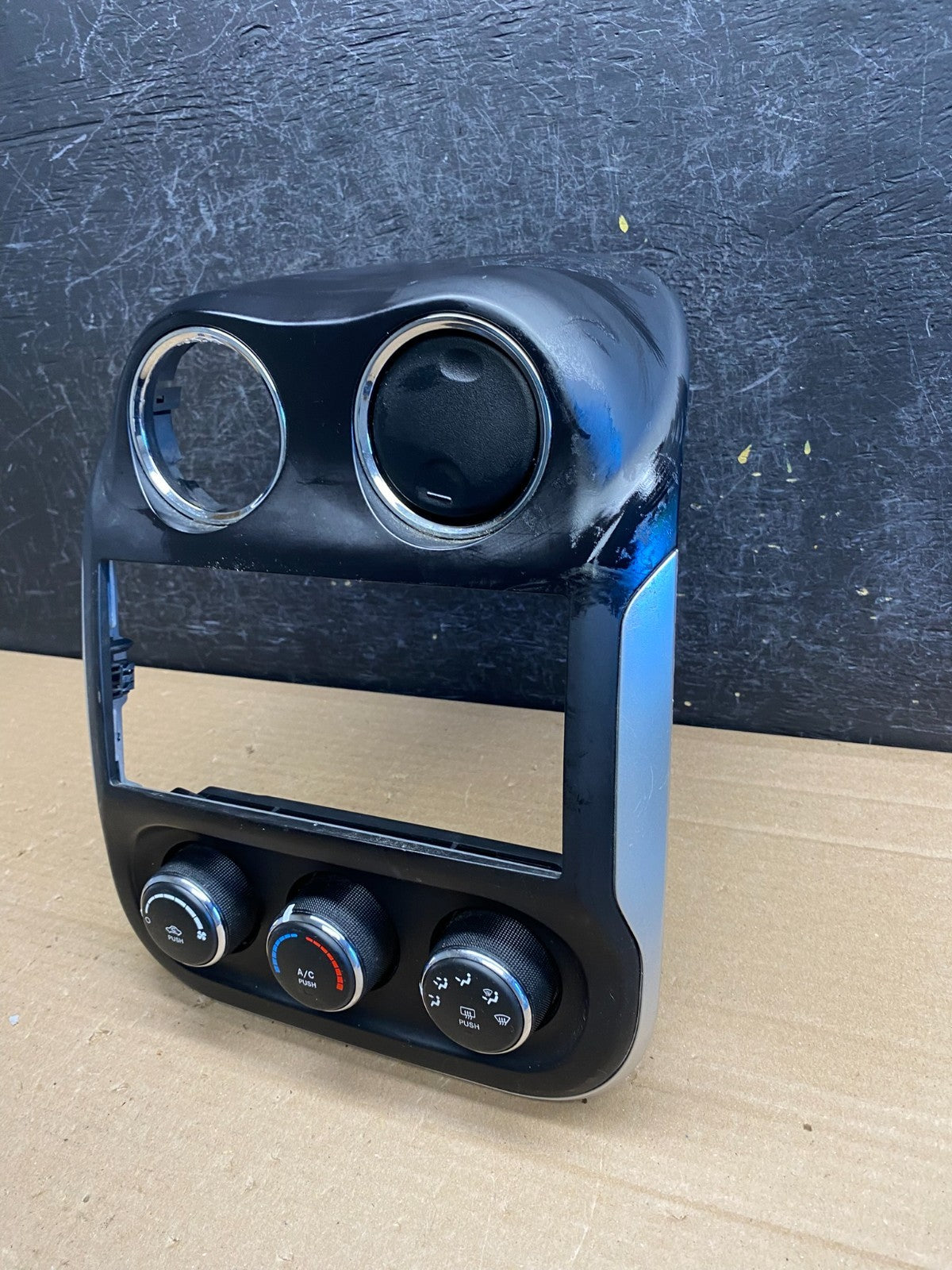 2011 to 2017 Jeep Compass Dash Climate Temperature Control Radio Bezel ag0194 DG1