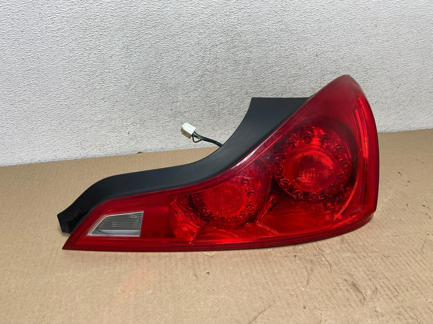 2008-2013 Infiniti G37 Coupe Right Passenger RH Side Tail Light AG5902 DW2