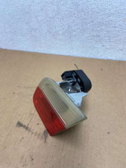 2002 - 2005 BMW 3 325i E46 Series Right Passenger Inner Tail Light AD2618 DW1