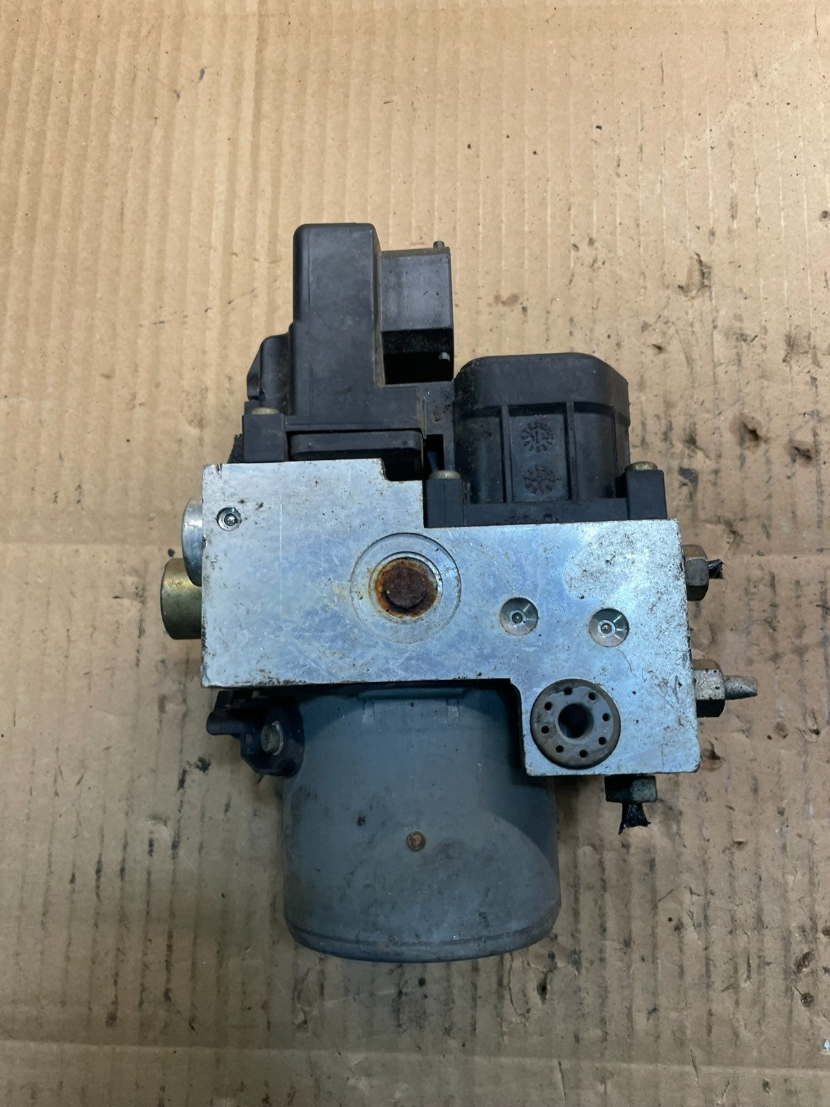 2004 2005 Dodge Durango ABS Anti Lock Brake Pump OEM x8784 DG1