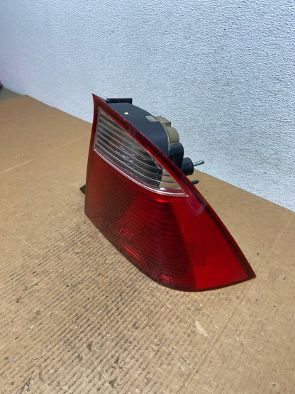 2005 2006 2007 Ford Focus Sedan Right Passenger Tail Light AE0225 LK1