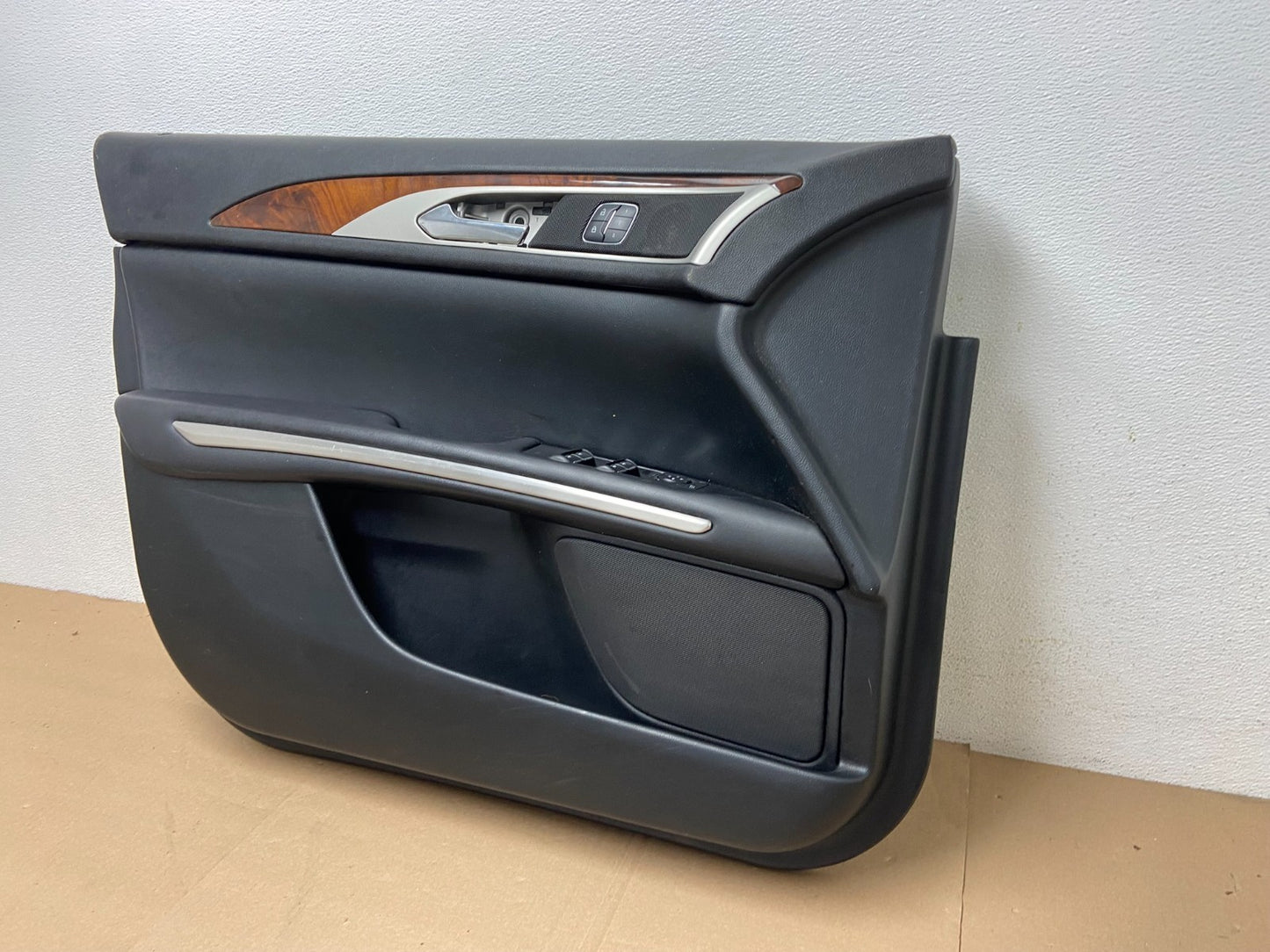 2017 to 2020 Ford Fusion Front Left Side Interior Door Panel ag4515 DG1