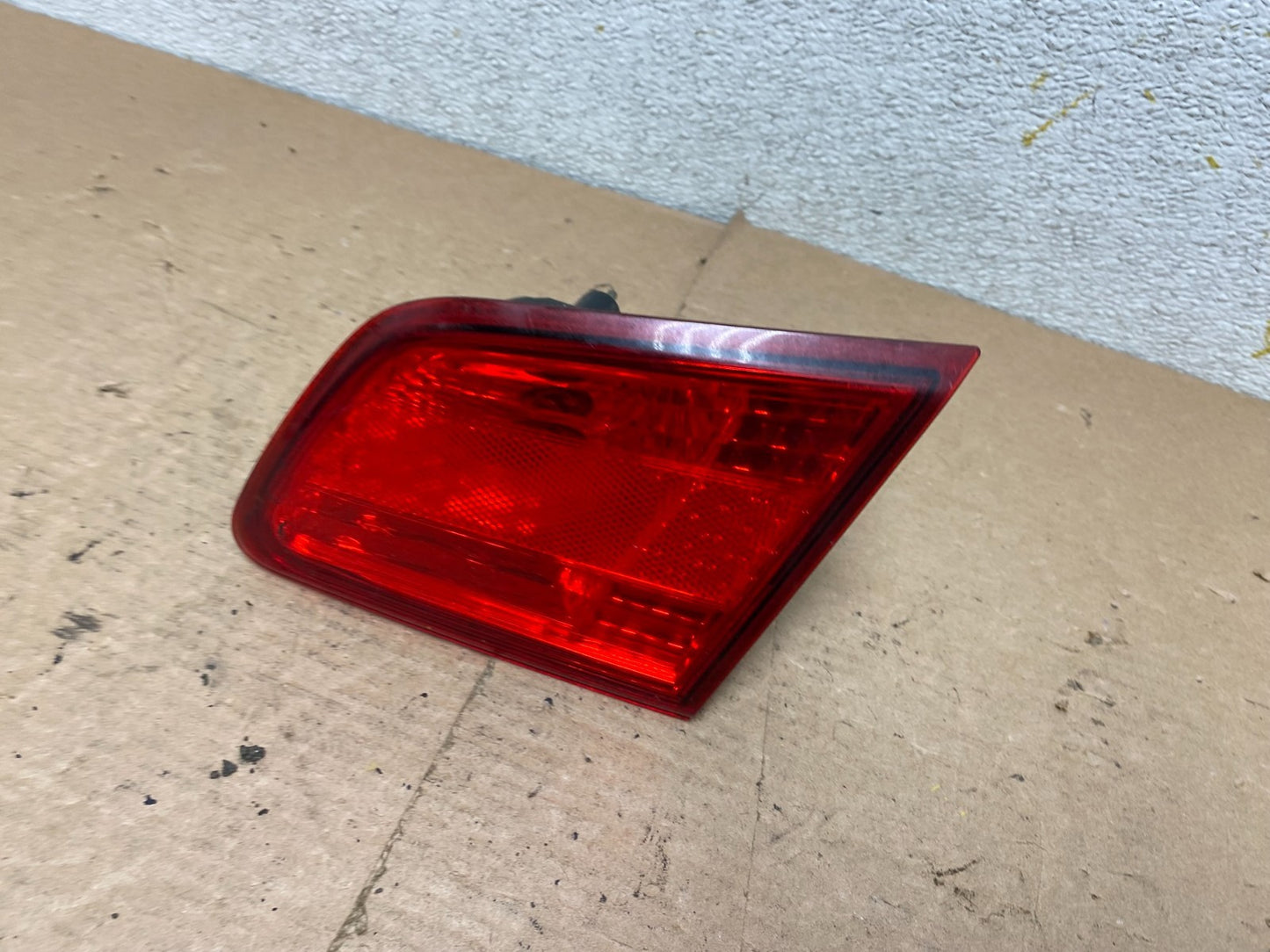 2010-2014 Subaru Legacy Right Passenger Rh Side Tail Light Inner Oem P2614 DW1