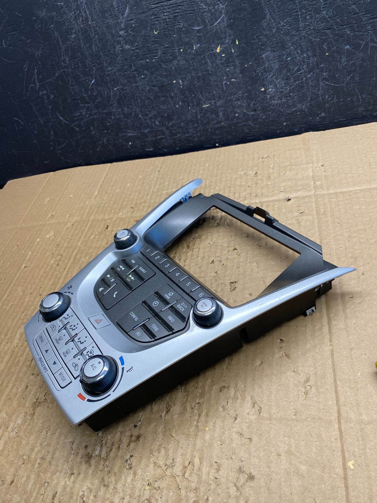 2016-2017 Chevy Equinox Terrain Radio Face Climate Control Panel Bezel AD1906 DG2