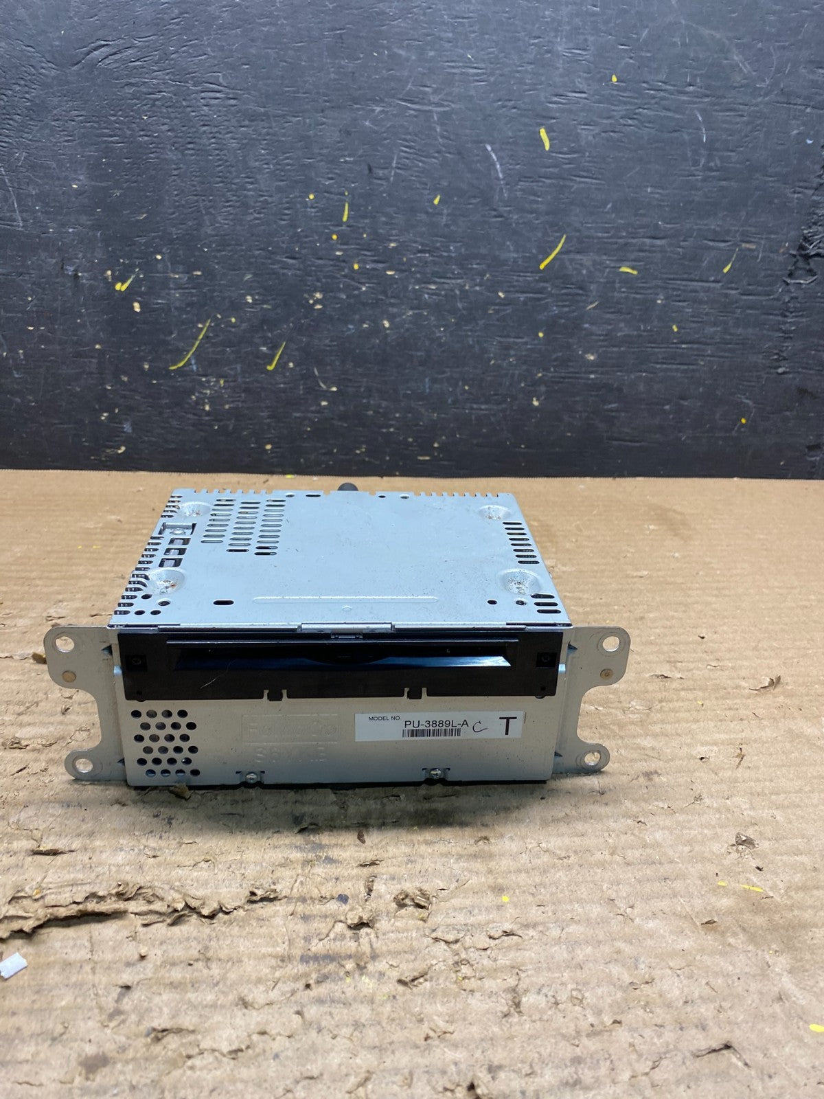 2013 to 2014 Ford Explorer Audio Equipment Radio Receiver AM FM CD s6197 DG0