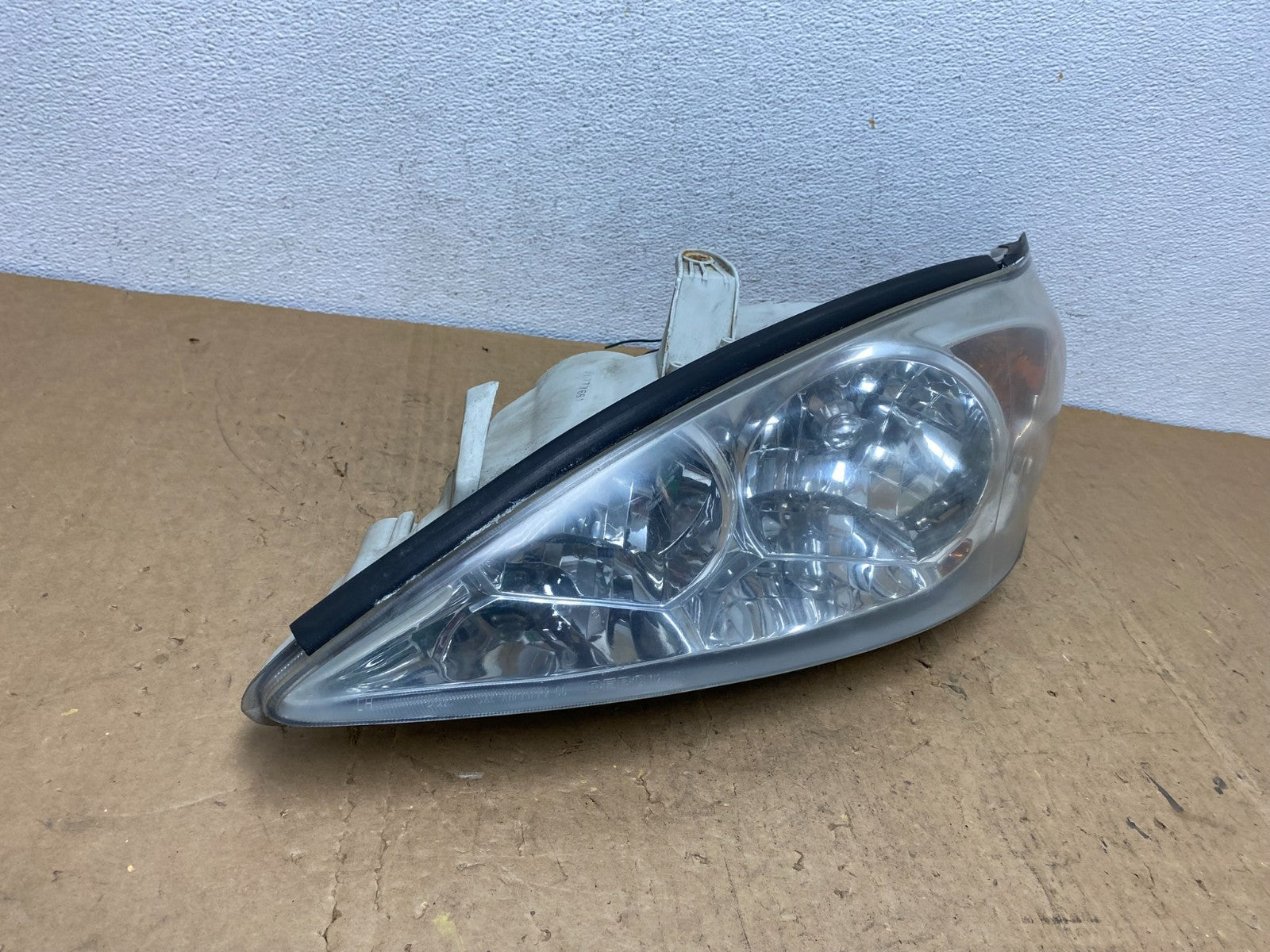 2002 2003 2004 Toyota Camry Left Driver Lh Side Halogen Headlight AD0584 DW2