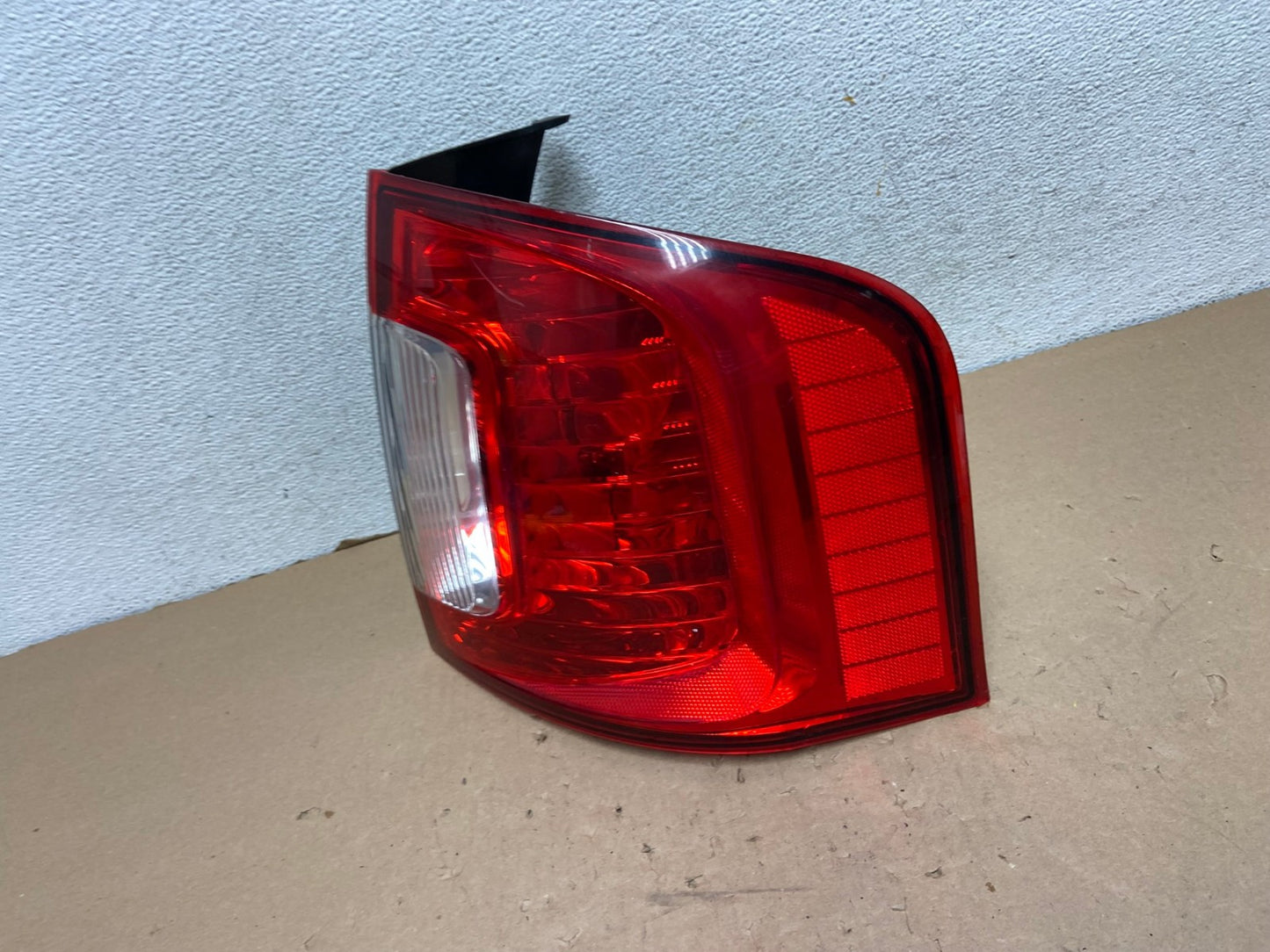 2011 2012 2013 2014 Ford Edge Right Passenger RH Side Tail light AG4151 LK1