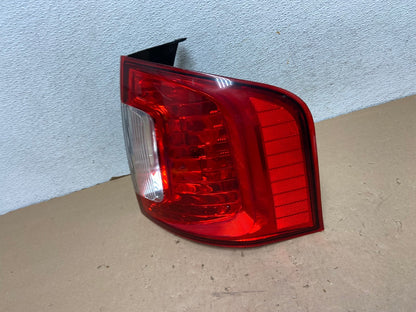2011 2012 2013 2014 Ford Edge Right Passenger RH Side Tail light AG4151 LK1