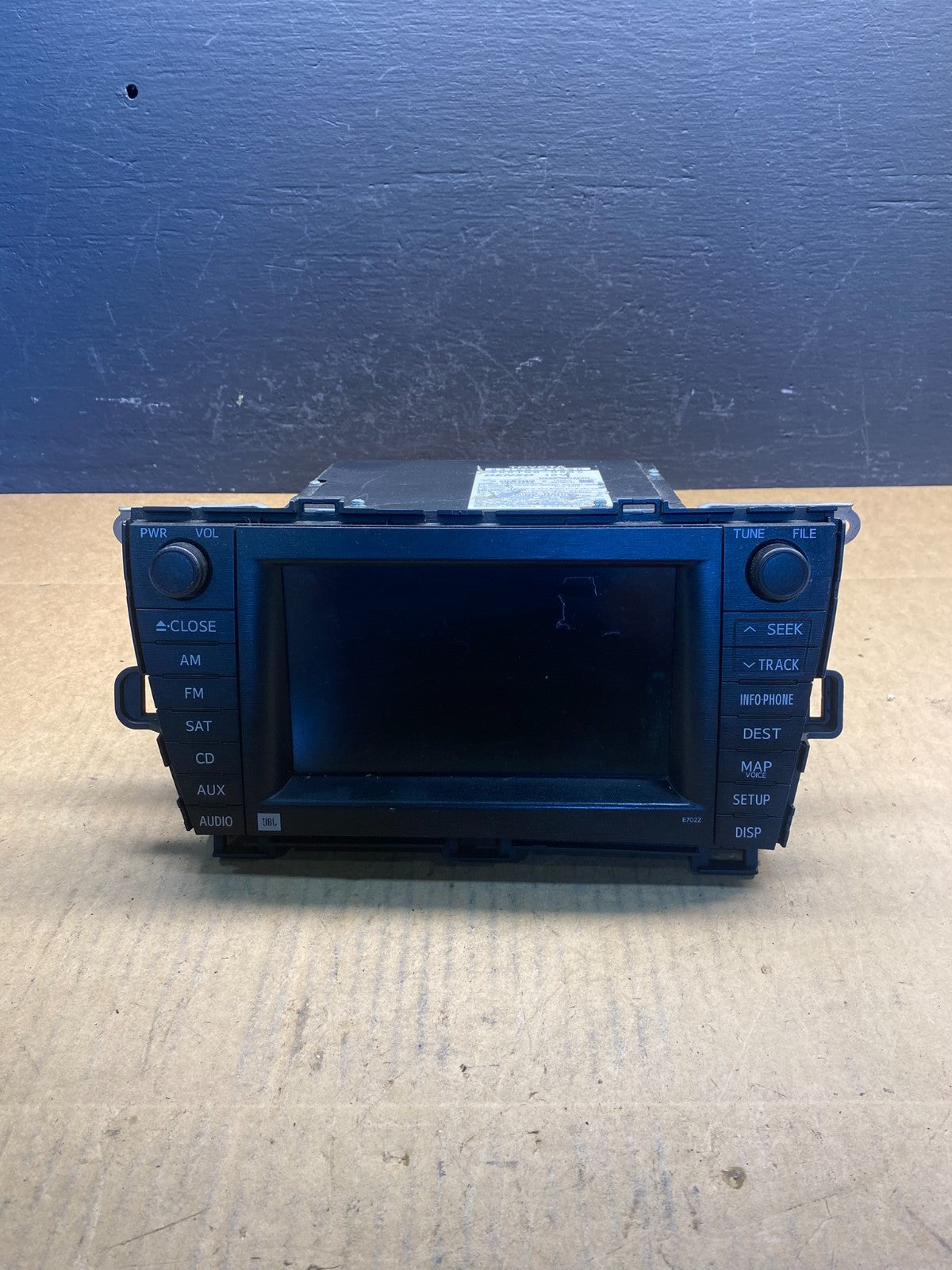 2010 to 2011 Toyota Prius Navigation Touch Screen Radio Display OEM  AC2800 DG0
