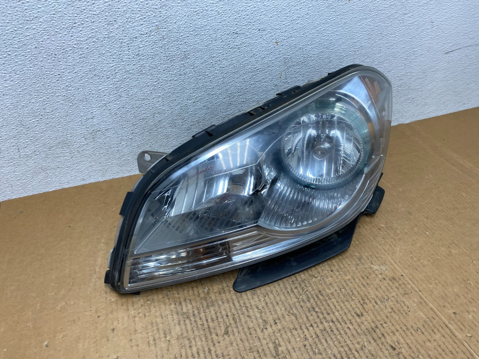 2008 to 2012 Chevrolet Malibu Left Driver LH Side Headlight AE1222 DW2