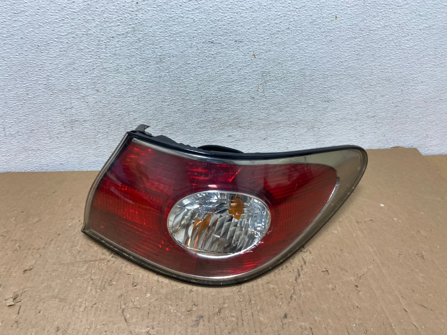 2002 to 2004 Lexus ES300 ES330 Right Passenger Side Tail Light AD8196 LK0