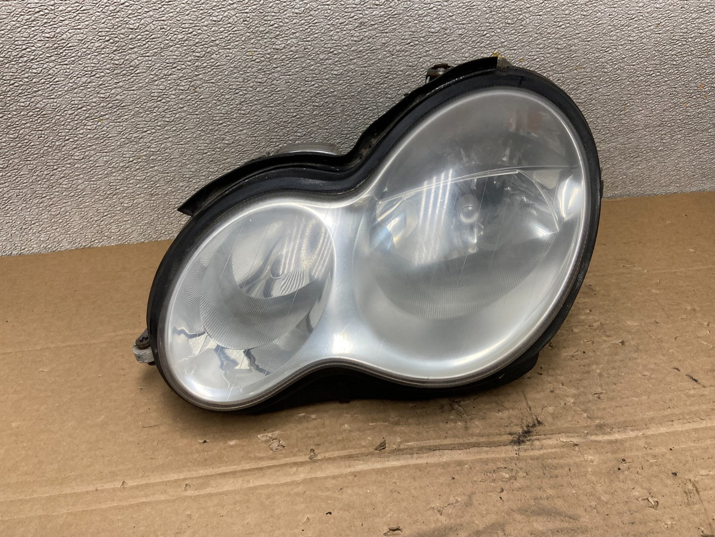 2005 to 2007 Mercedes-Benz C-Class Left Driver LH Side Headlight OEM AB4759 DW0
