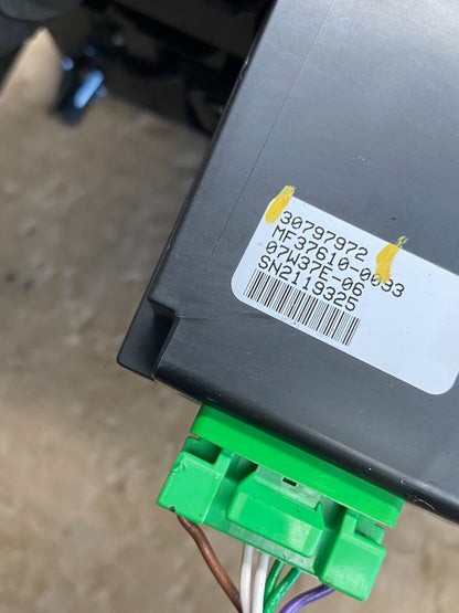 2007-2014 Volvo XC90 Center A/C Climate Control Radio Panel Bezel AG8445 DG6