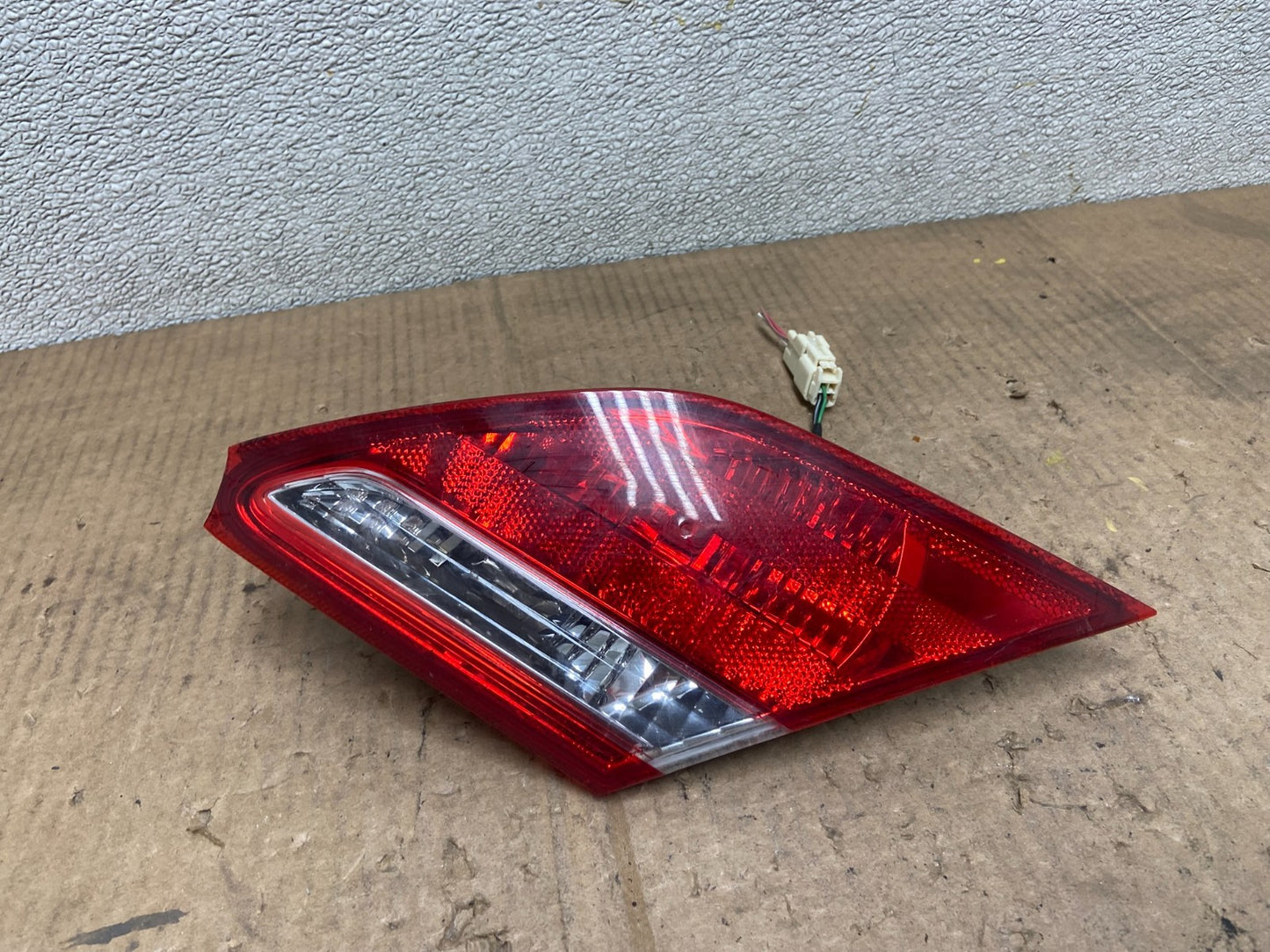 2008-2010 Toyota Avalon Right Passenger Side Tail Light Inner AA6678 DW0