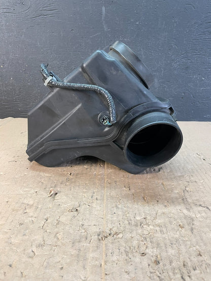2017-2020 Chrysler Pacifica 3.6L AT FWD Air Intake Cleaner Resonator ad8274 DG4