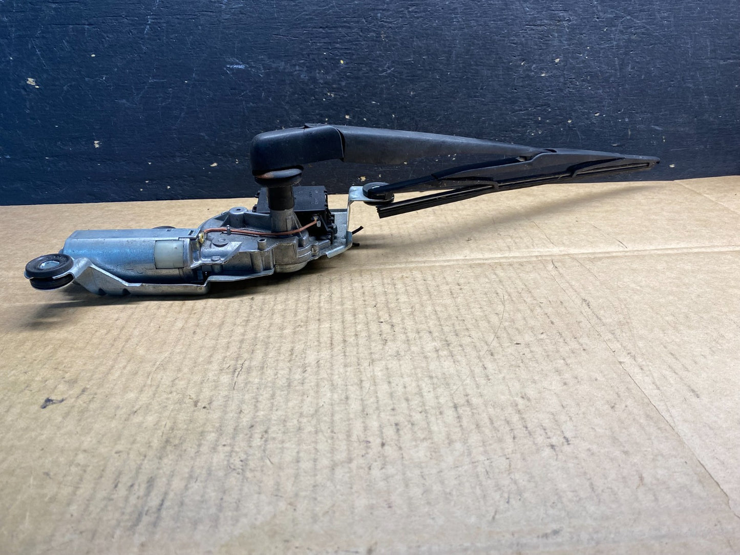 2004 to 2010 BMW X3 E83 Rear Windshield Wiper Motor OEM AB3999 DG3