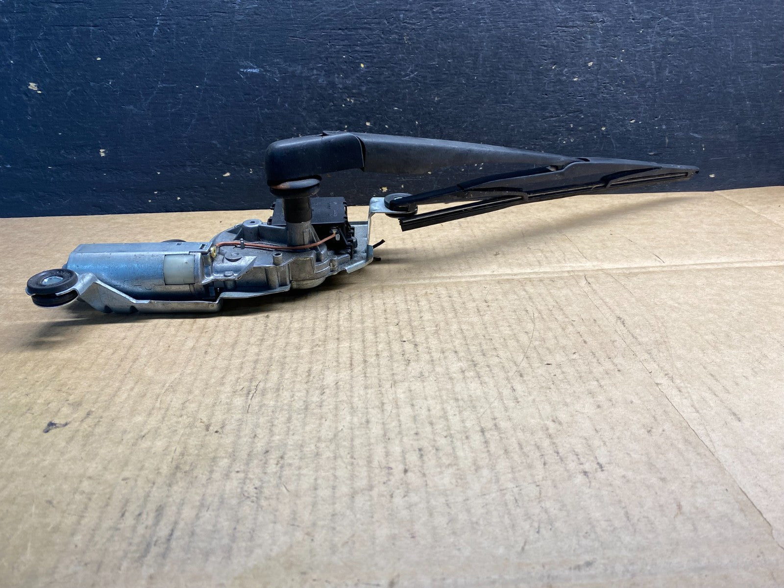 2004 to 2010 BMW X3 E83 Rear Windshield Wiper Motor OEM AB3999 DG3
