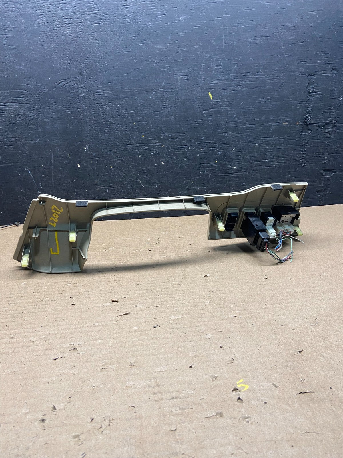 2001 to 2007 Toyota Highlander Lower Dash Trim Bezel Mirror Switch L2012 OEM DG4