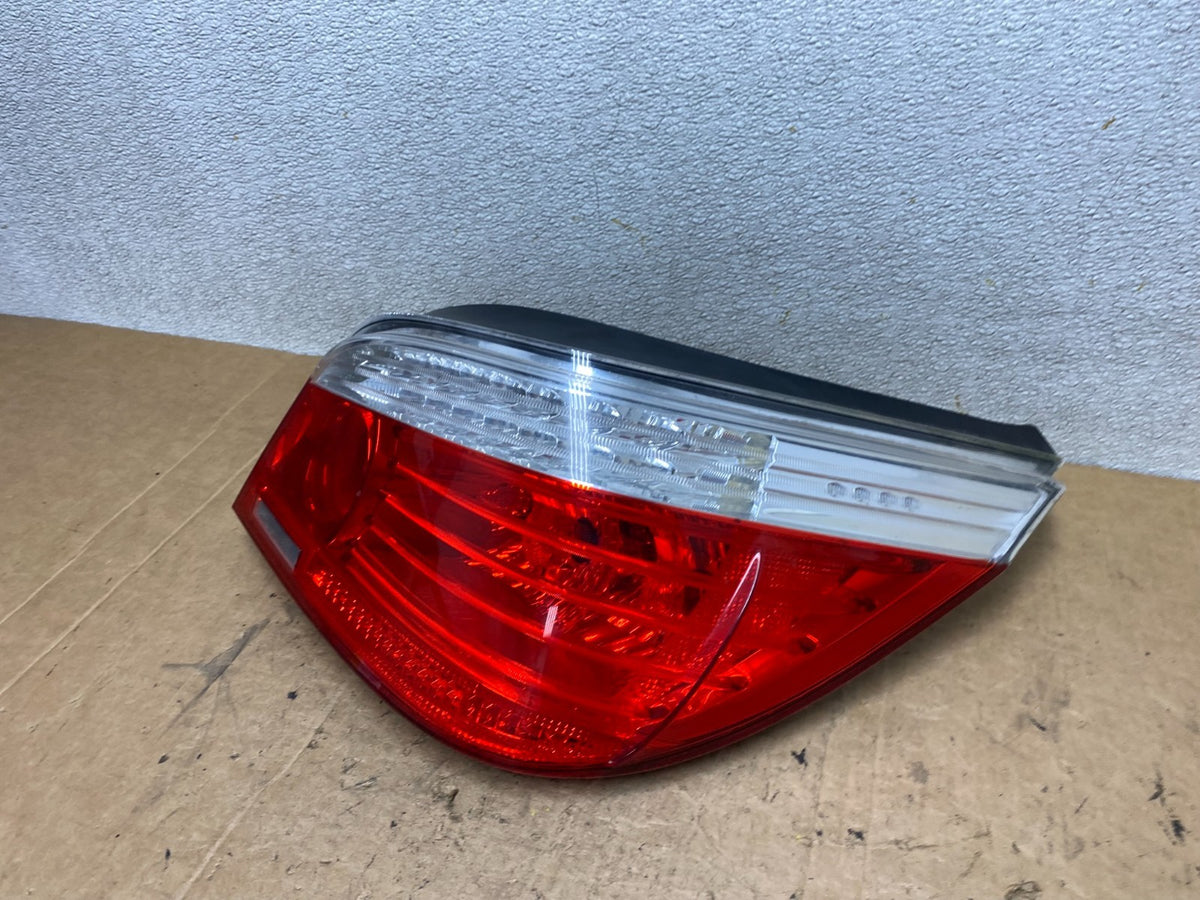 2008 2009 2010 BMW 5 525i 530i Right Passenger Rh Tail Side Light T3697 DW1