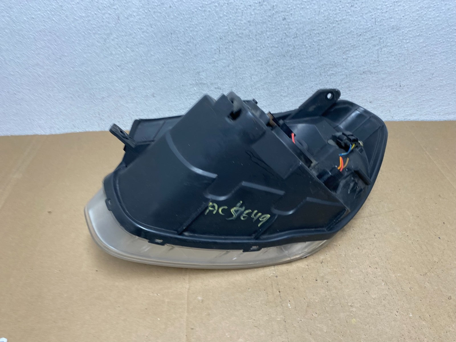 2006 to 2011 Hyundai Accent Sedan Right Passenger Halogen Headlight AC5649 DW7