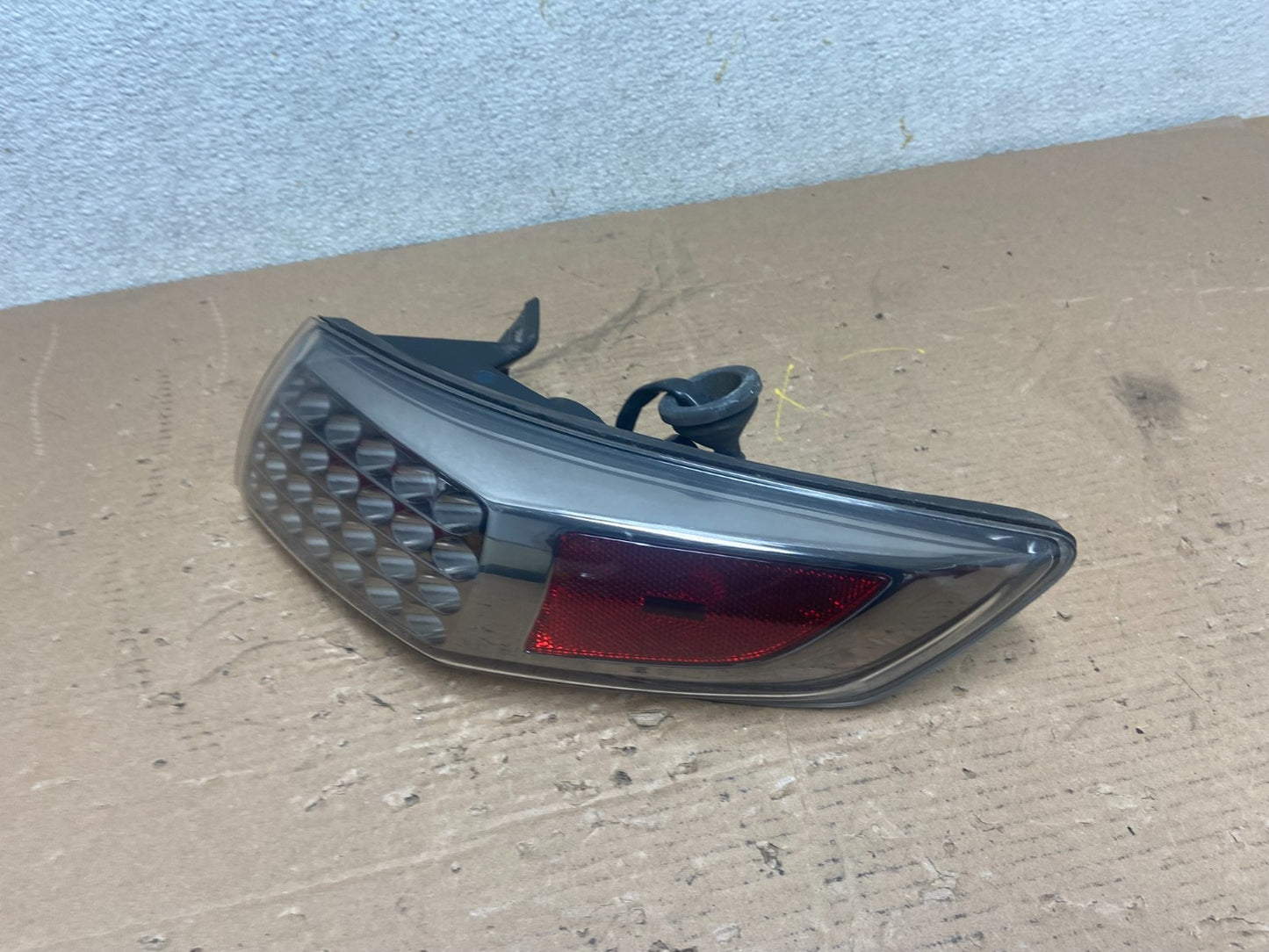 2006 2007 2008 Infiniti FX35 Right Passenger Smoked lens Tail Light OEM R0790 DW2