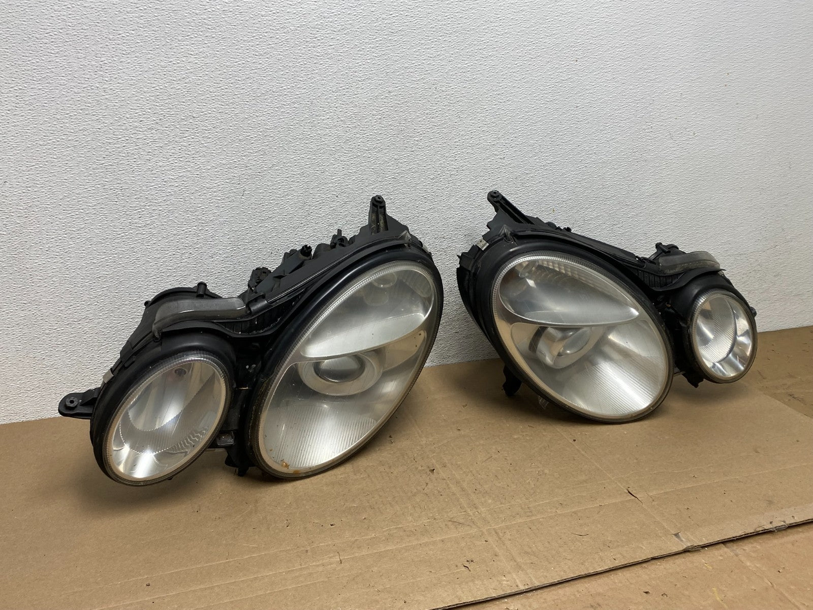 2003-2006 Mercedes E E320 E350 Left+Right Side Halogen Headlights AE5017 DW2
