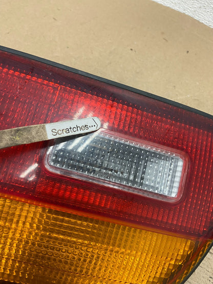 1998 1999 2000 Toyota Sienna Right Passenger Inner Tail light AF4505 DW3