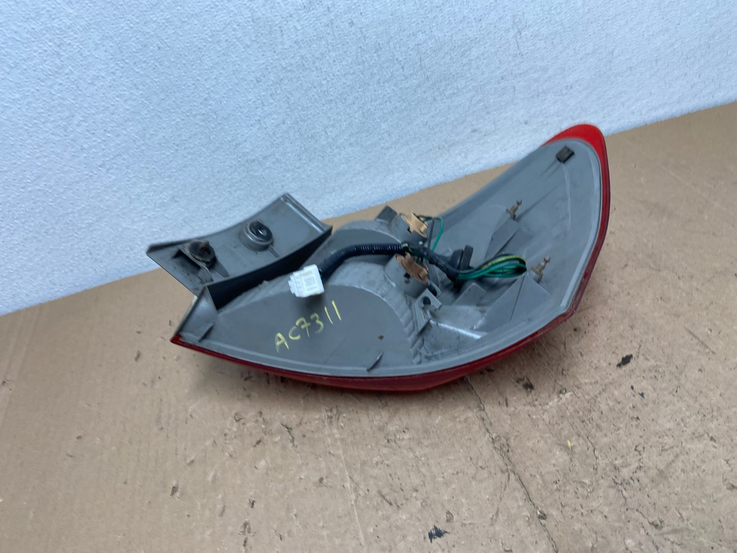 2008 to 2015 Nissan Rogue Left Driver Lh Side Tail Light AC7311 LK4