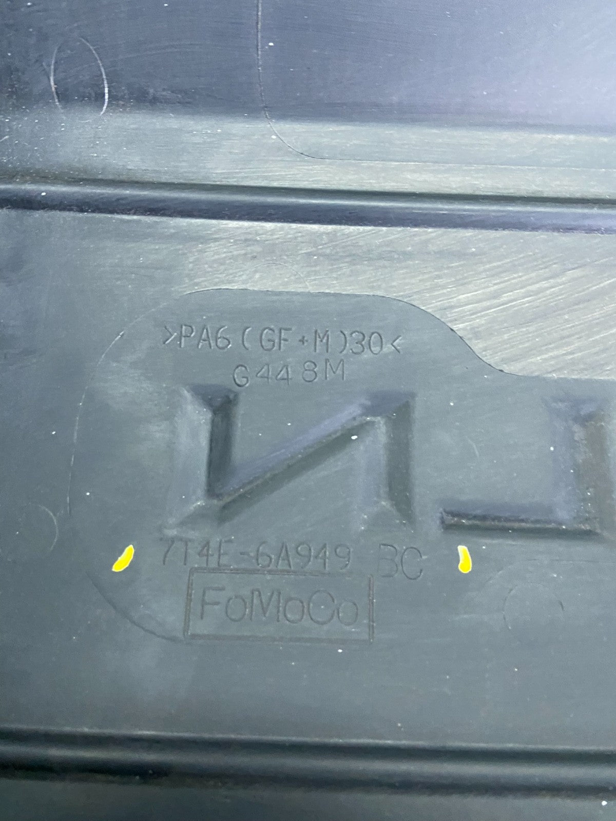 2009 to 2012 Lincoln MKS 3.7L Engine Motor Cover p8488 DG8