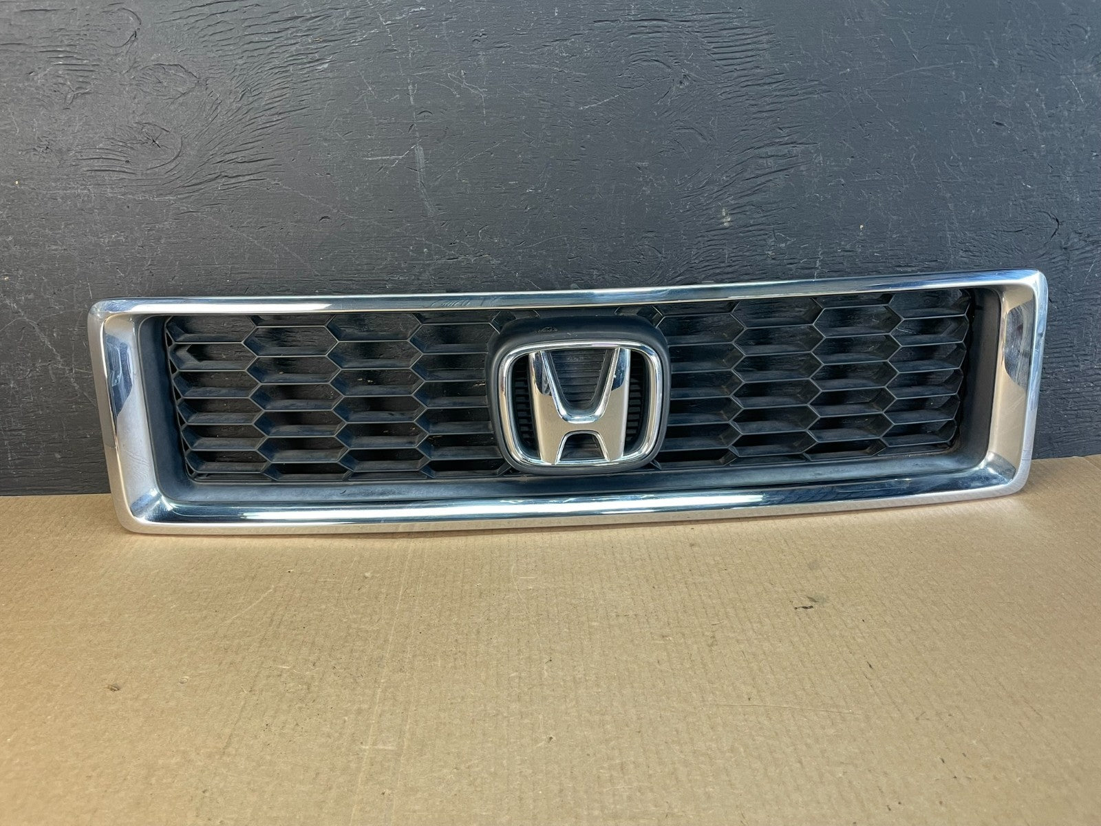 2006 to 2008 Honda Ridgeline Front Grill Grille AF3700 DG0