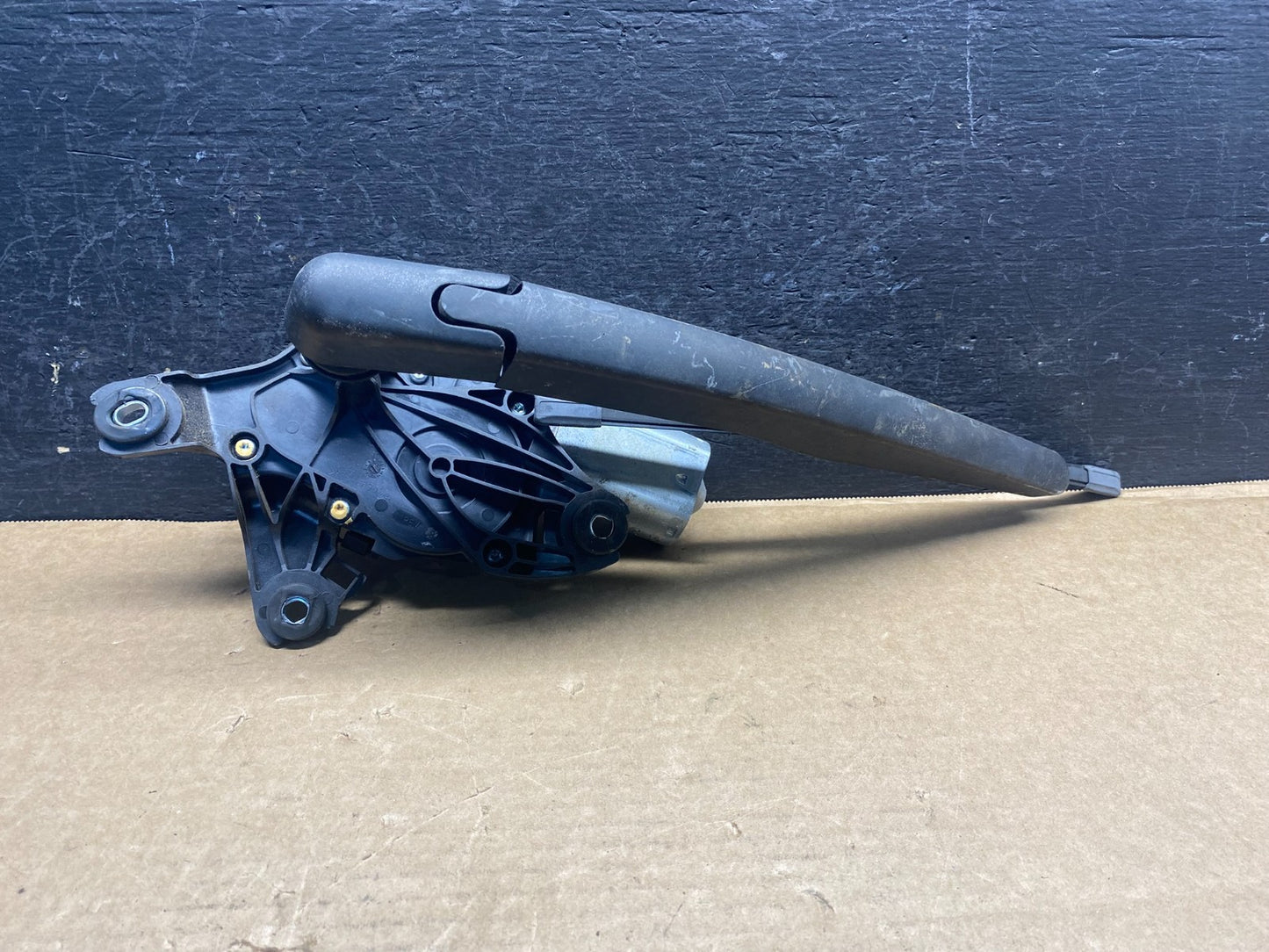2013 to 2019 Ford Escape Rear Windshield Wiper Motor AF66620