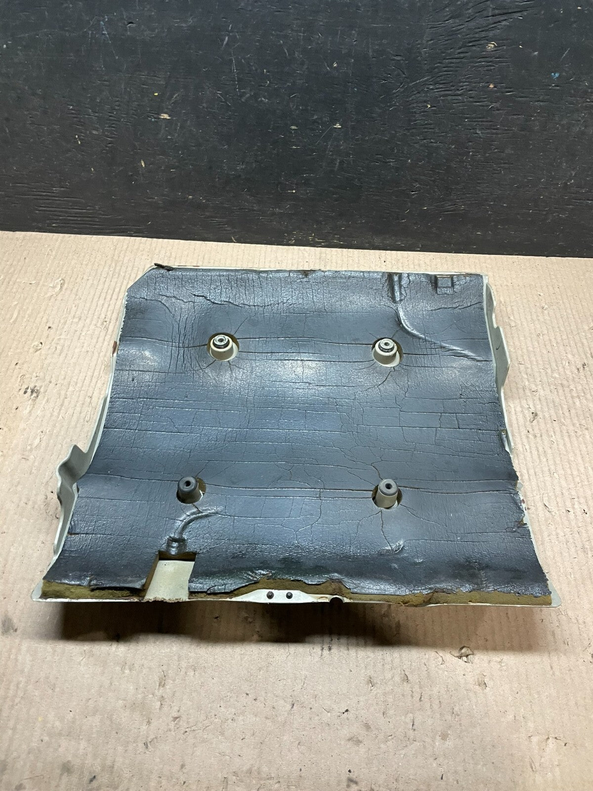 2001 to 2004 Cadillac Deville Seville Northstar Engine Motor Cover J3600 DG4