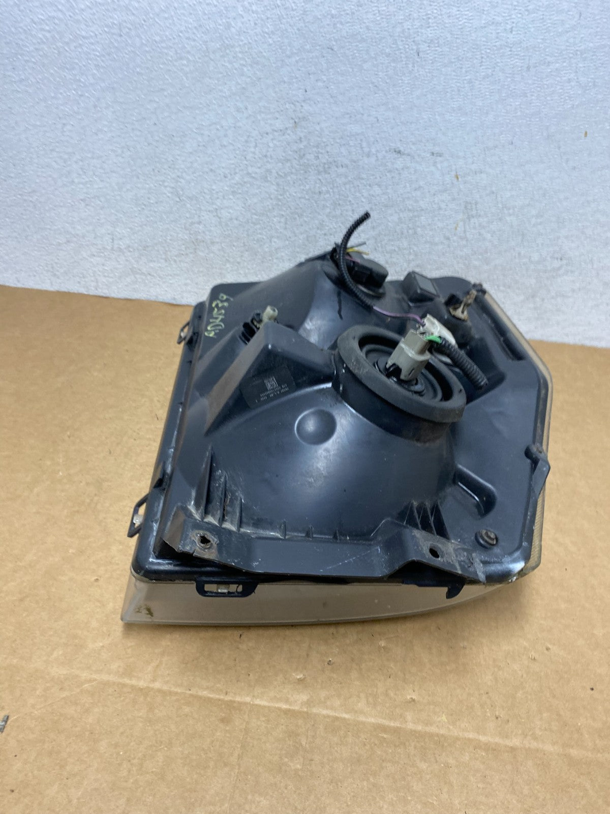 2008-2014 Ford Econoline E150 E250 E350 Right Passenger Headlight AD4539 DW8