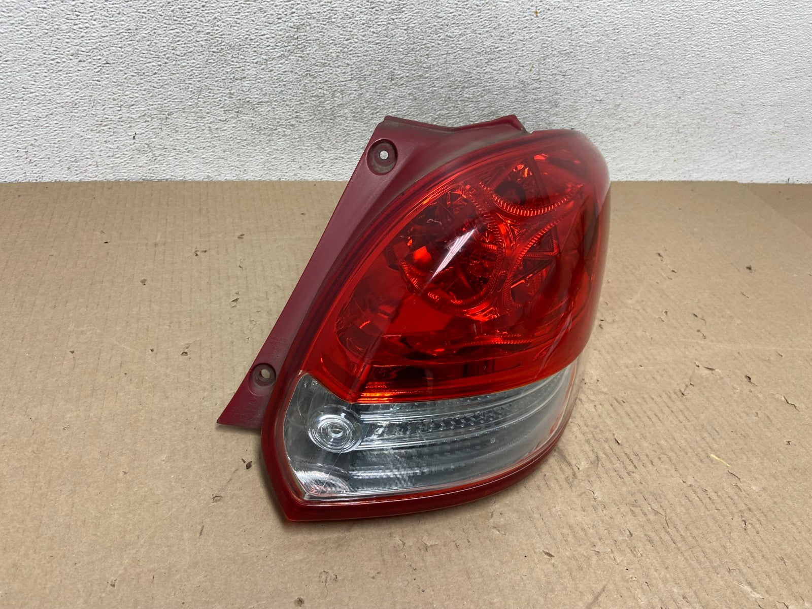 2012 2013 2014 Hyundai Veloster Right Passenger RH Tail light AG5920 DW2