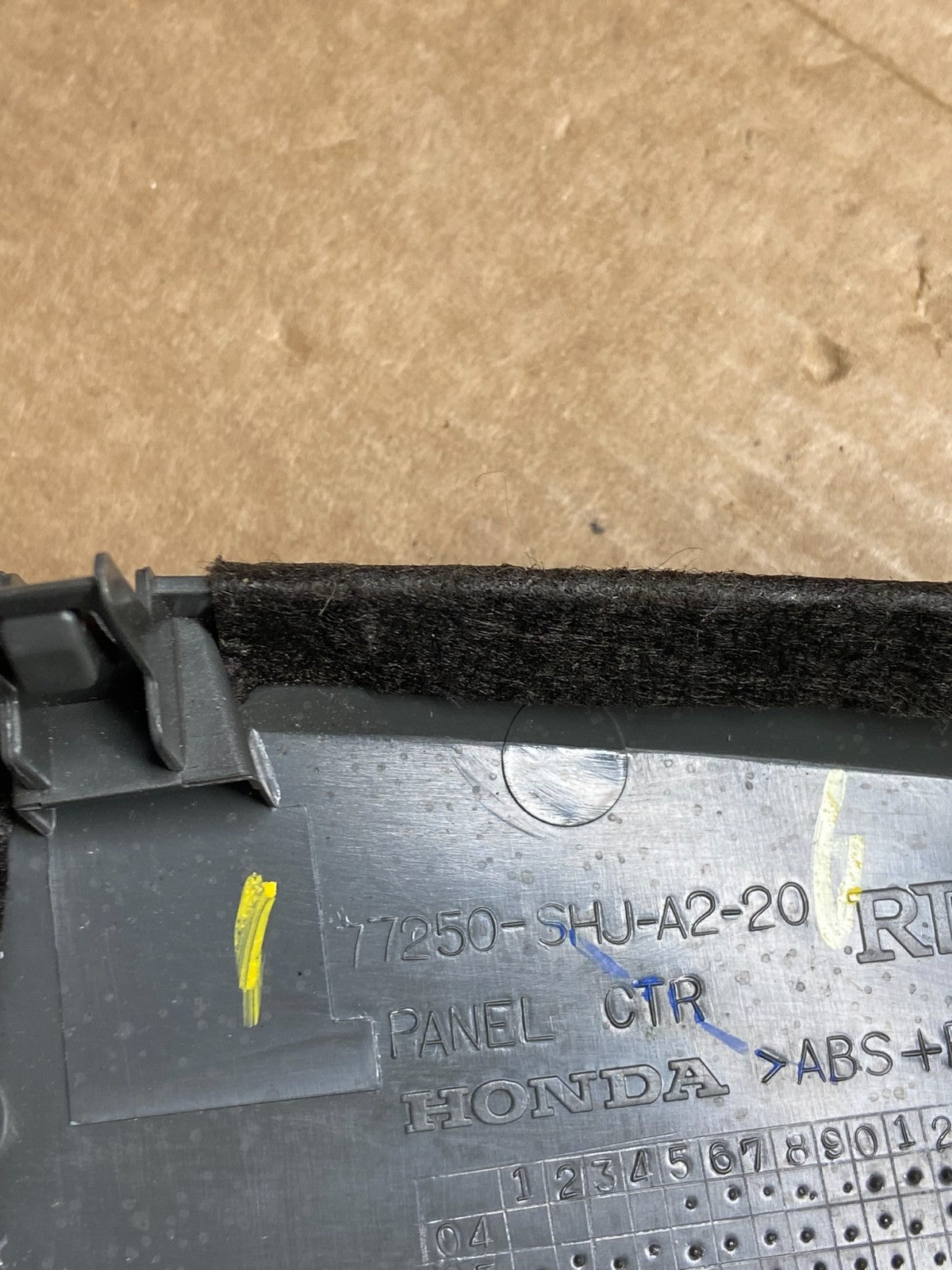 2005 to 2010 Honda Odyssey  Radio Climate Control Dash Trim Bezel Oem W3063 DG6