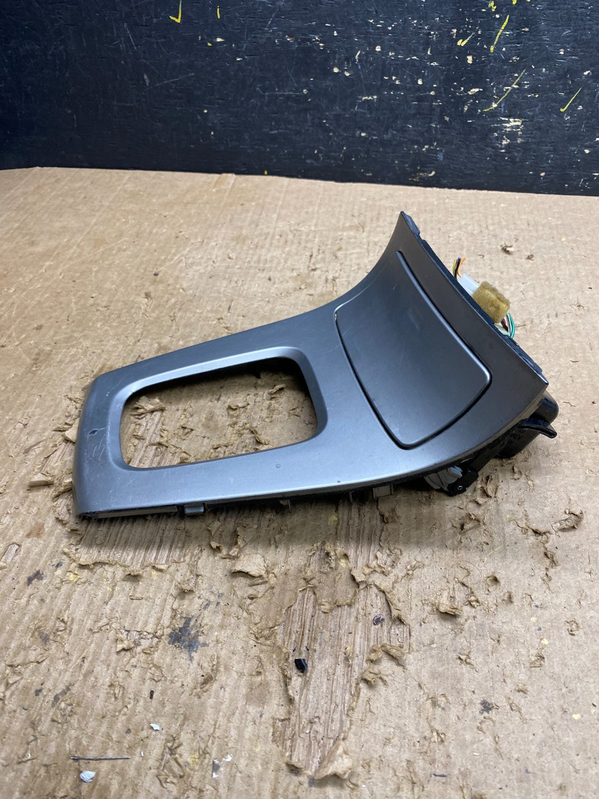 2003 - 2008 Subaru Forester Center Console Shifter Bezel  Trim  z9907 DG4