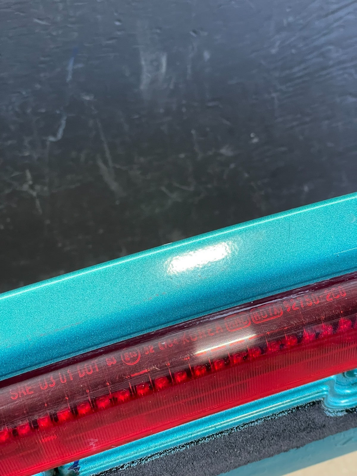 2003 to 2008 Hyundai Tiburon Rear Spoiler Wing W/ 3RD Break Light AB786210