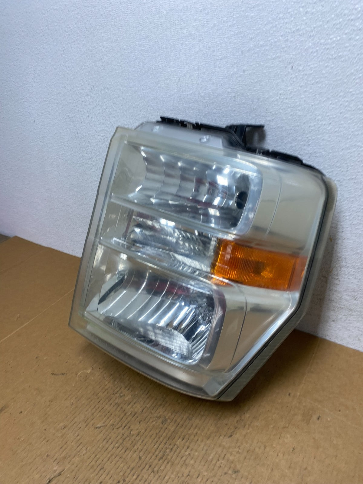2008-2014 Ford Econoline E150 E250 E350 Left Driver LH Headlight AE0660 DW1