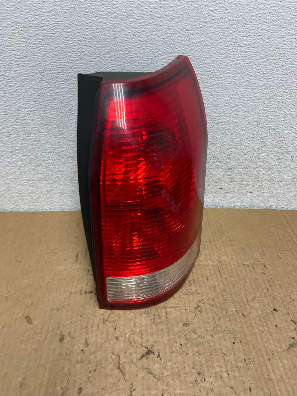 2004 to 2007 Saturn Vue Right Passenger Rh Side Tail Light AC8228 LK2