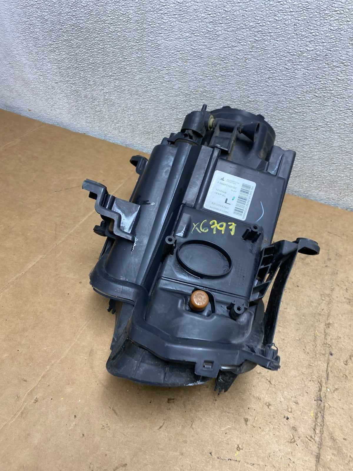 Halogen 2014-2017 Jeep Cherokee Left Driver LH Side Lower Headlight X6797 GD9