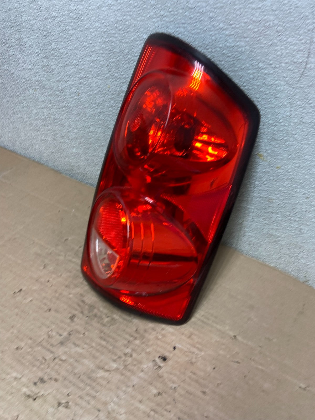 2007 - 2009 Dodge Ram 1500 2500 Right Passenger Rh Side Tail Light AA9355 LK1