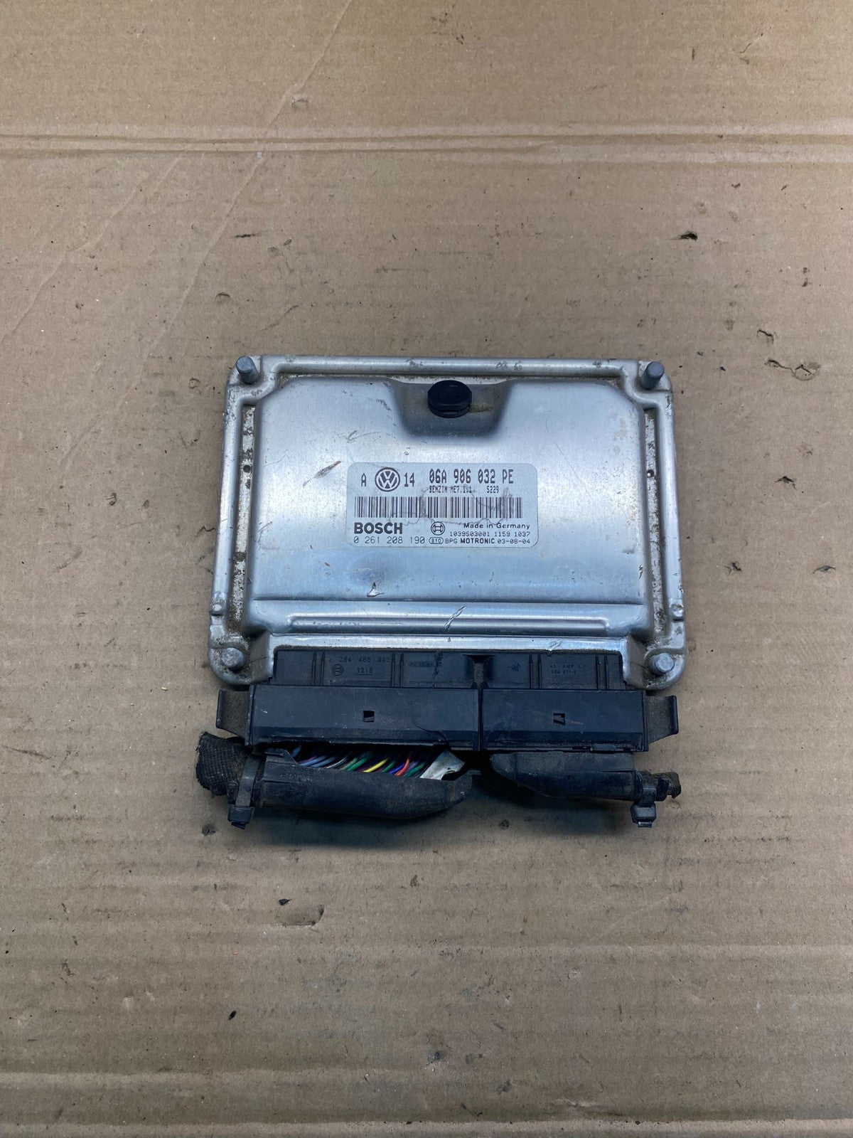 2004 Volkswagen Jetta Passat 2.0L ECM Engine Control Unit ECU AH9895 DG0