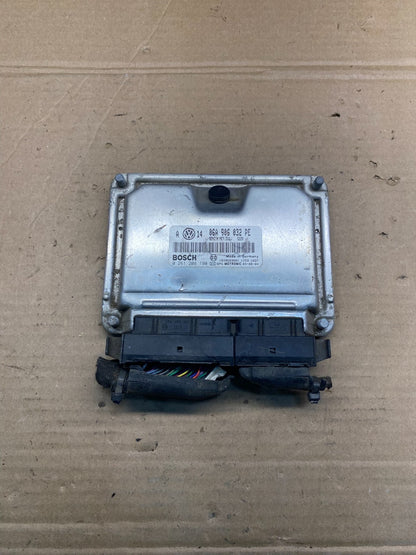 2004 Volkswagen Jetta Passat 2.0L ECM Engine Control Unit ECU AH9895 DG0