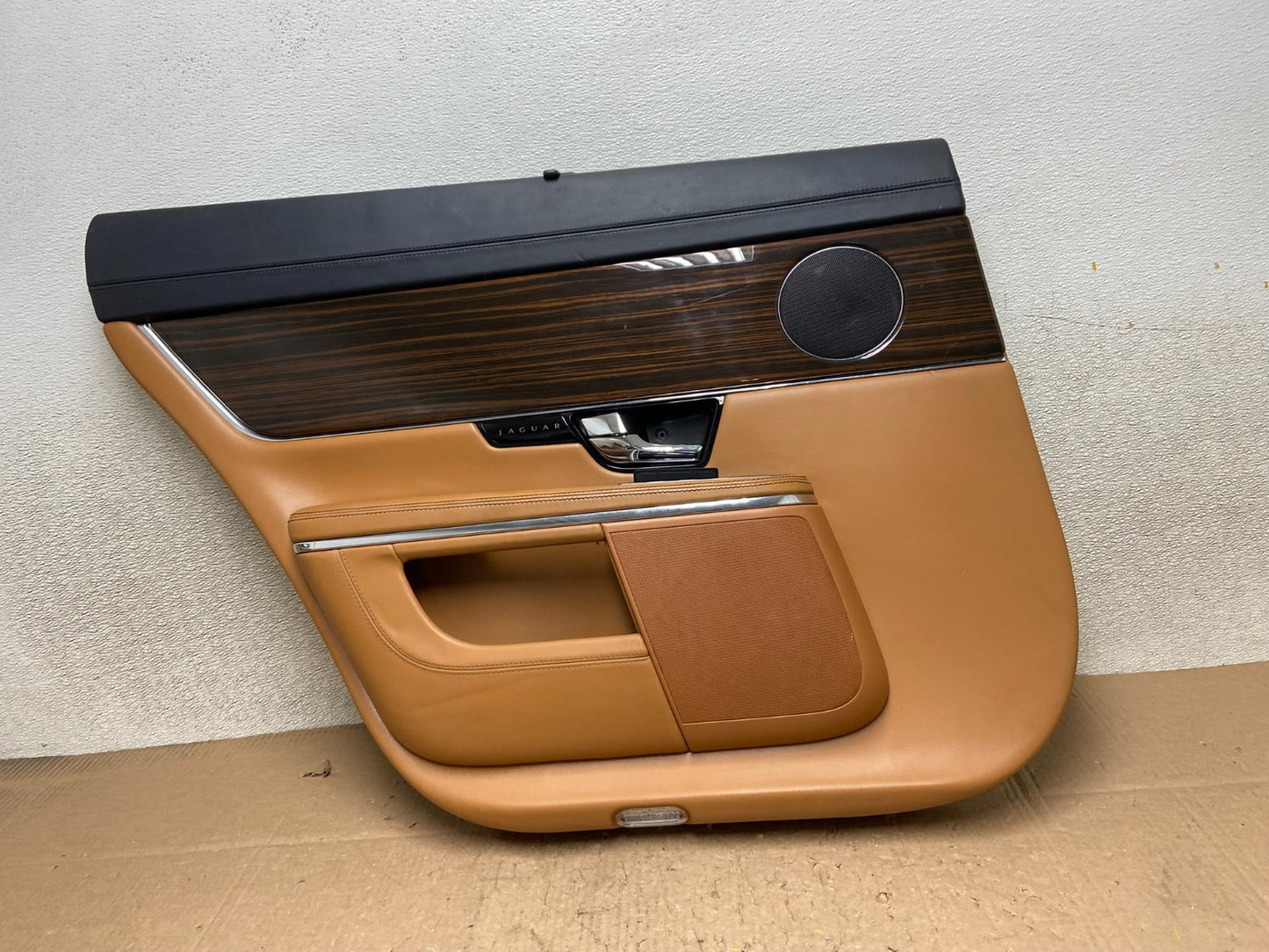 2010 to 2015 Jaguar XJ Interior Rear Left Driver LH Door Trim Panel OEM Y3190 DG0