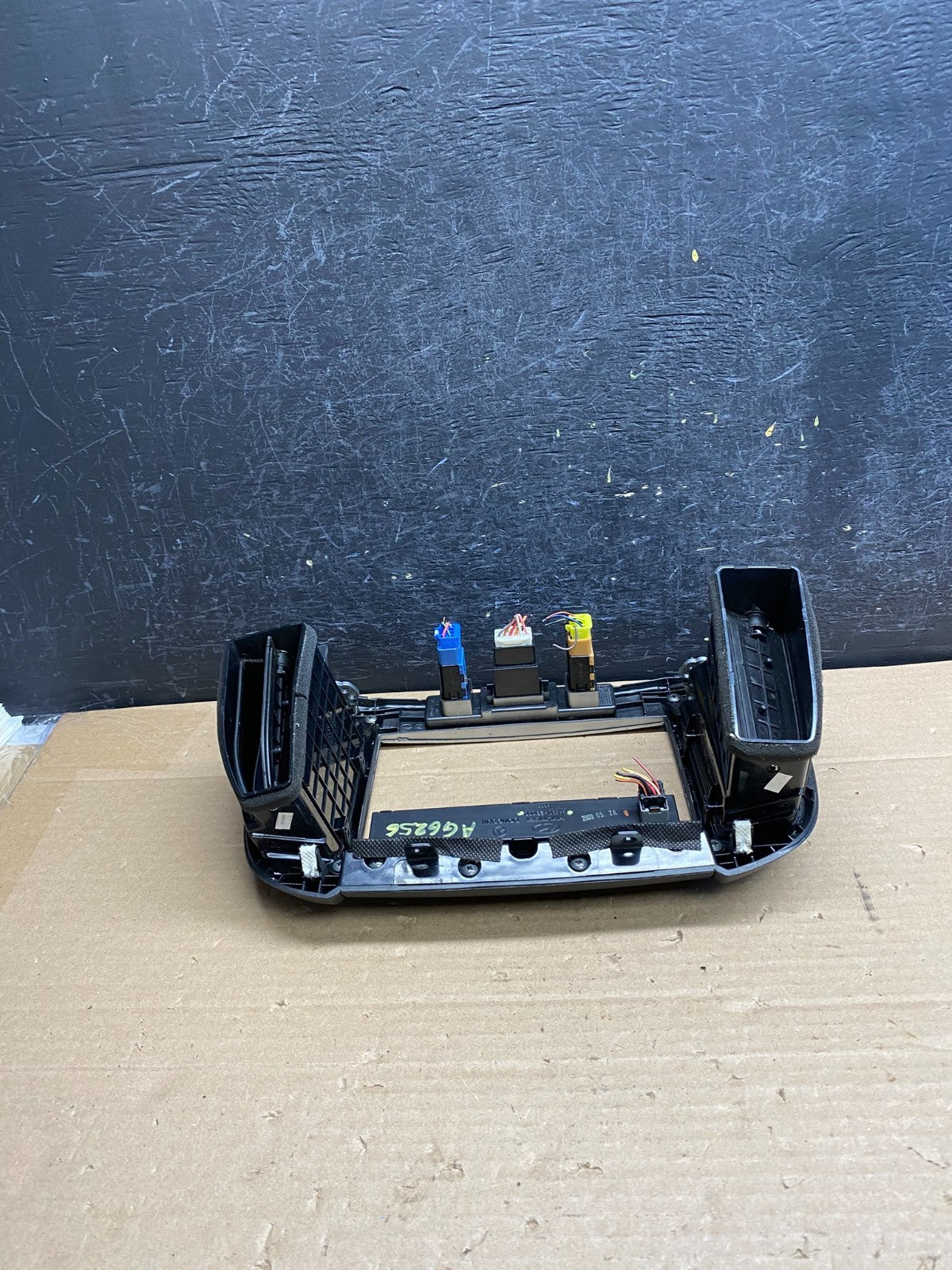 2007 to 2009 Hyundai Santa Fe Center Dashboard Radio Bezel Trim AG6256 DG4